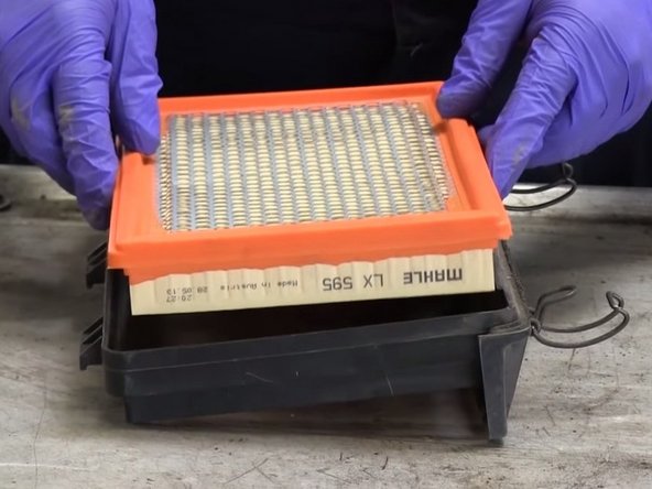 Positionner le filtre dans le socle