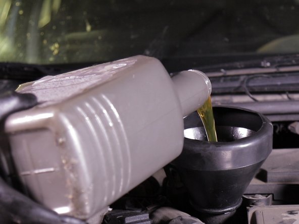Verser environ 4 litres d'huile