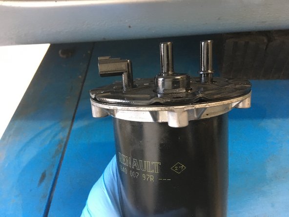 Serre les 5 vis de T30