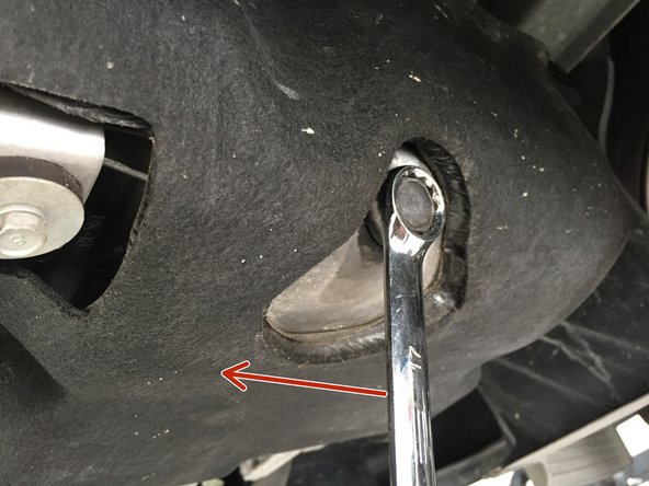 
Tighten it using the 17 mm flat wrench.
