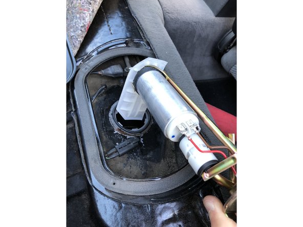 installer la nouvelle pompe en procédant à l'inverse l'ensemble des étages 6 à 1