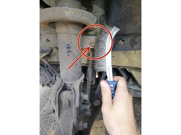 
To make disassembly easier, remember to brush the threads and nuts with a wire brush.
