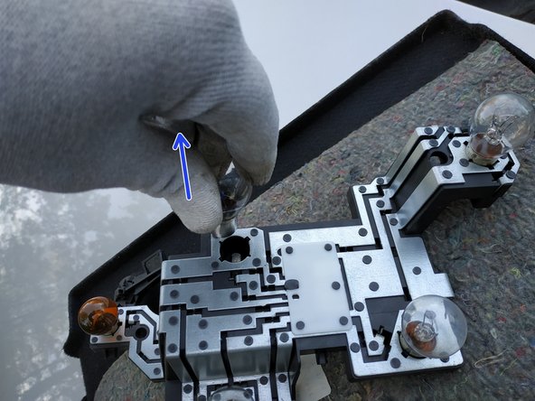 et faire 1/4 de tour dans le sens anti-horaire