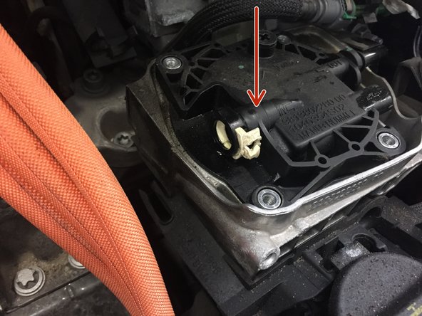 
Close the fuel filter block by clipping it all the way
