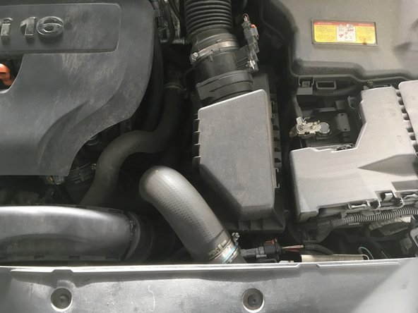 Le filtre à air ce trouve ici