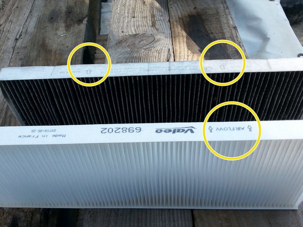 Veiller à bien respecter le sens de circulation de l'air avant la repose du filtre grâce aux flèches indiquer sur le coté du filtre