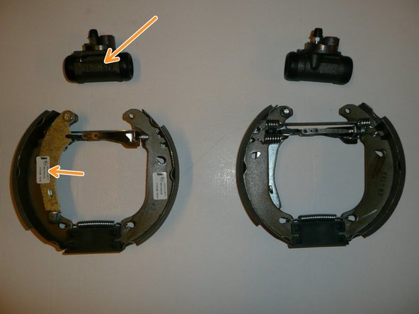 Commencer par comparer les nouvelles pièces avec les anciennes (photos 1 et 2)