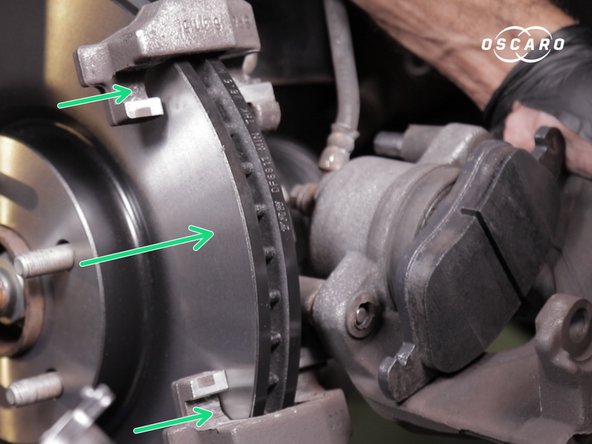 Placer la seconde plaquette sur la chape (autocollant vers l'extérieur)