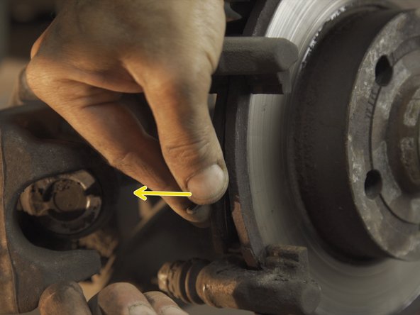 Tirer les plaquettes vers l'extérieur de la chape pour les déposer