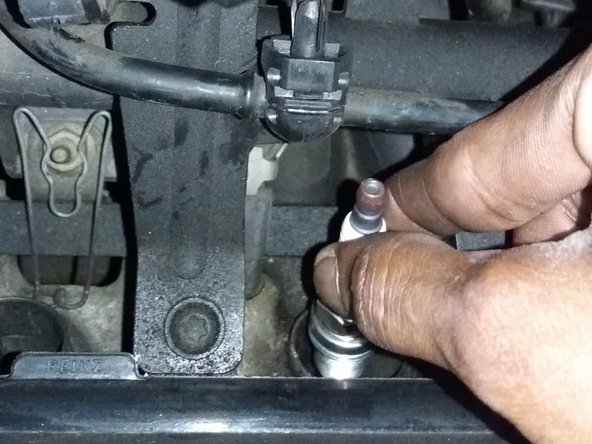 Remonter les bougies neuve en les resserrant au couple préconisé par le constructeur dans le carnet d'entretien du véhicule