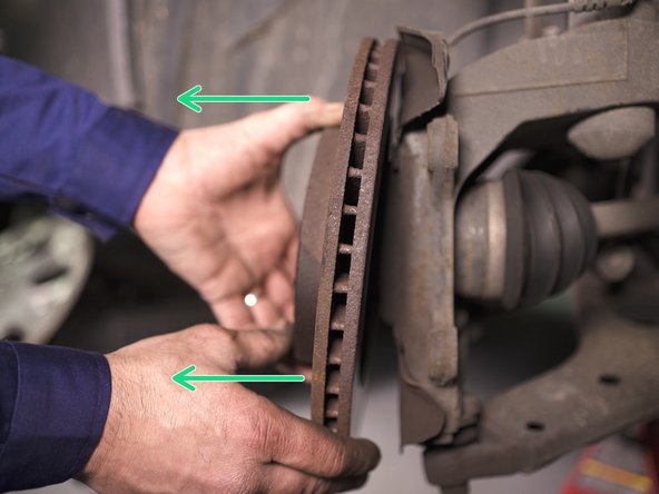 Tirer sur le disque pour le retirer du moyeu