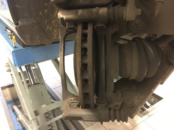 Démonter les anciennes plaquettes de frein