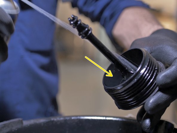 Appliquer du nettoyant frein dans la cloche et videz la