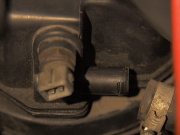 
Push the hose to remove it
