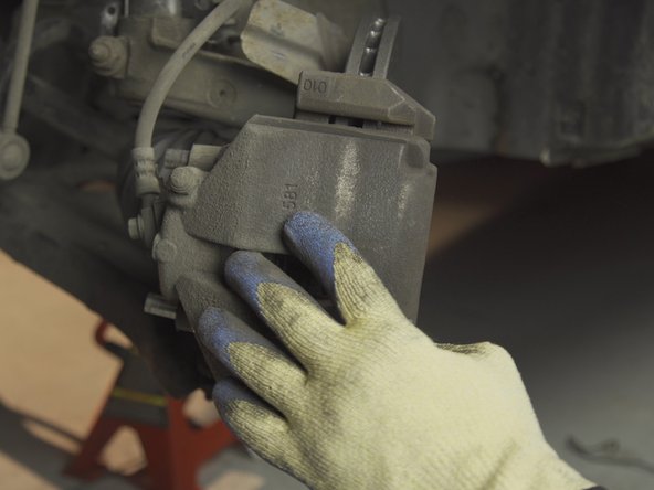 Emboiter l'étrier sur la chape