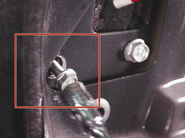 Retirer les trois vis