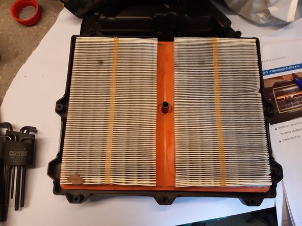 Retirer le capot du boitier de filtre à air