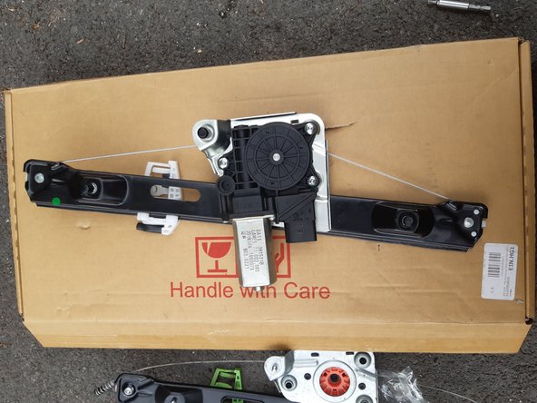 Extraire le moteur pour le mettre sur le nouveau mécanisme.