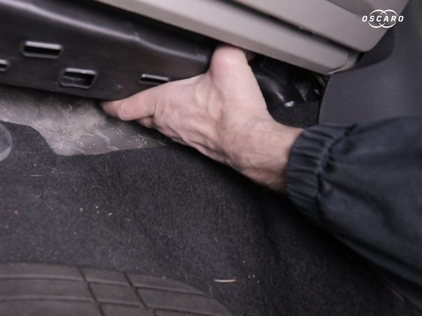 Replacer le cache plastique