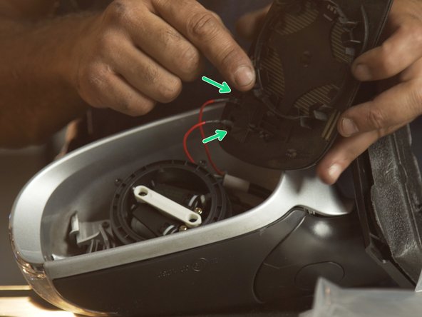 Rebrancher les deux connecteur du miroir