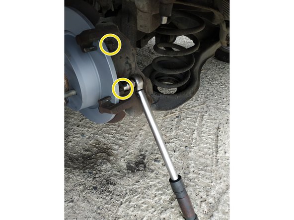 finir le serrage à la cé dynamométrique, couple de 70N.m