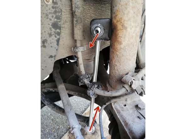 Mettre en place la nouvelle biellette de la même manière que vous avez extrait l'ancienne