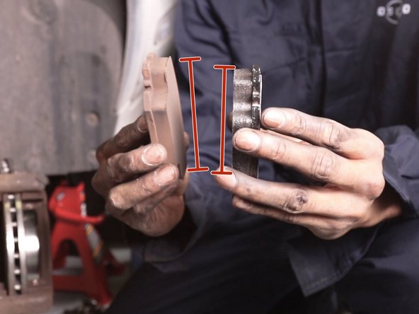 Comparer les anciennes et les nouvelles plaquettes de frein (formes,dimensions)