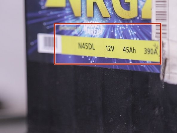 Comparer les dimension ainsi que les caractéristiques électrique  de l'ancienne et la nouvelle batterie