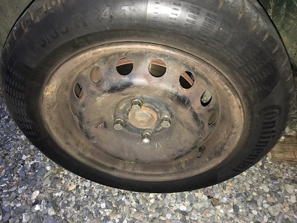 Remettre la roue et les boulons