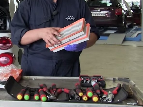 Vérifier la correspondance entre le nouveau et l'ancien filtre à air (longueur,largeur)