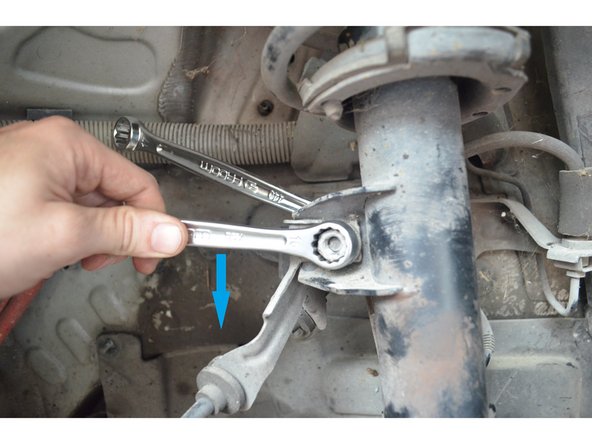 La biellette est fixée par un système d'écrou/contre-écrou.