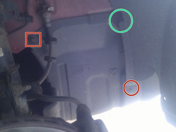 Puis remonter les plastiques de protection dans le sens inverse