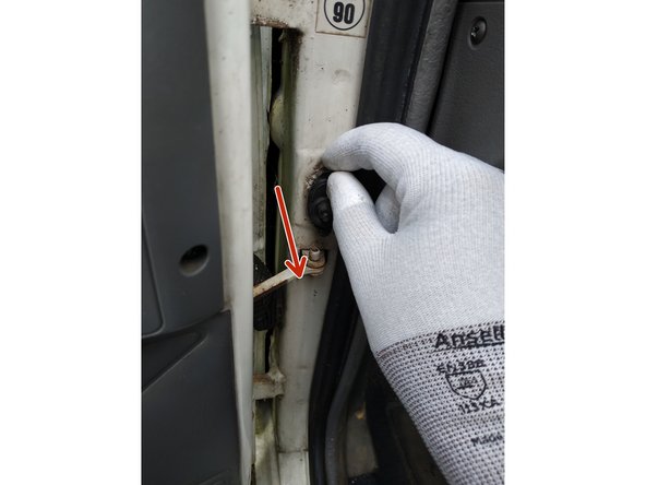 retirer le soufflet en caoutchouc en le tirant vers soi