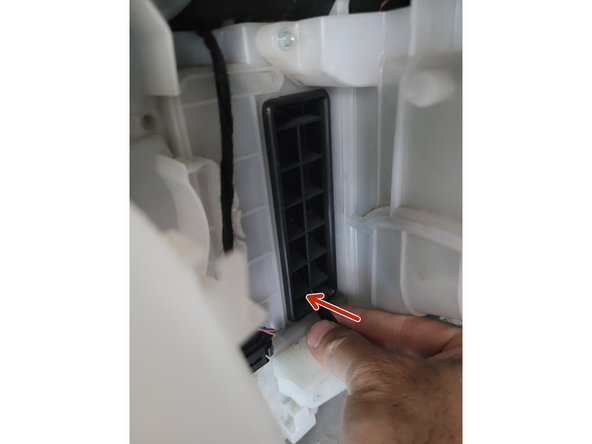 Une fois les filtres remis en place, remettez le cache filtre