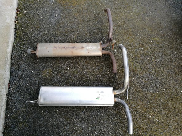 Voilà l'ancien silencieux est demonté