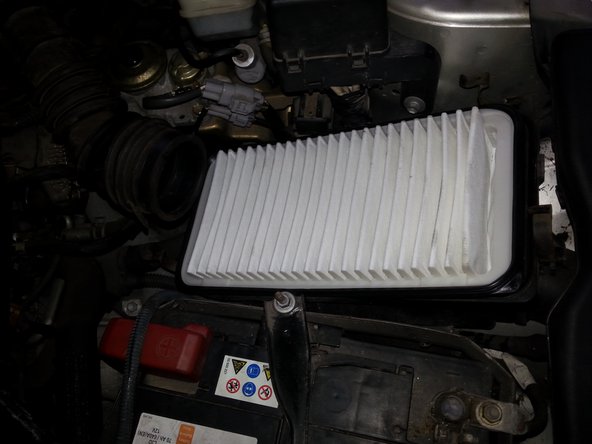 retirer le haut de la boite à air puis enlever le filtre