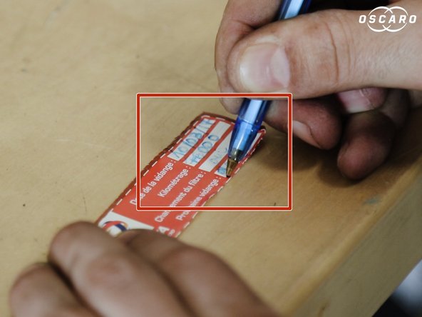 Inscrire les information de la vidange sur l’étiquette (date,kilométrage,prochaine vidange)