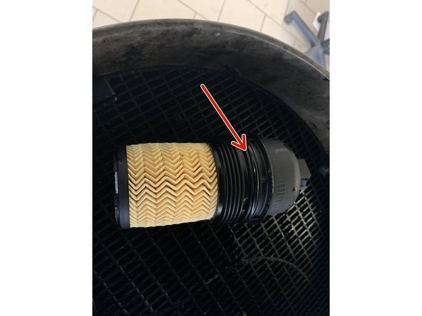 Monter la nouvelle cartouche du filtre en la clipsant