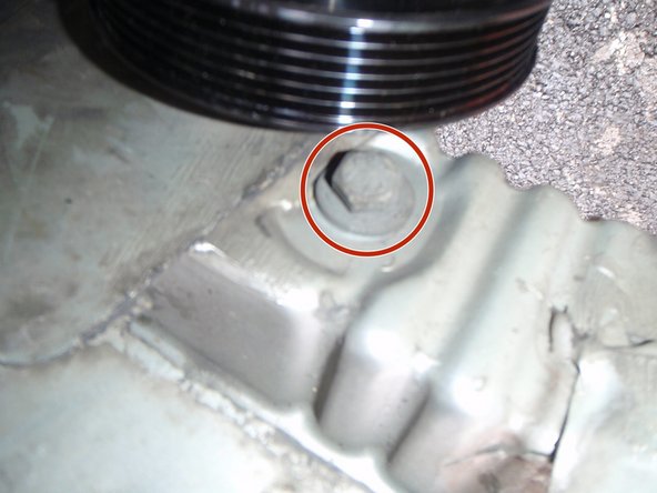 Dévisser le boulon de 16 afin de faciliter l'accès pour plus tard