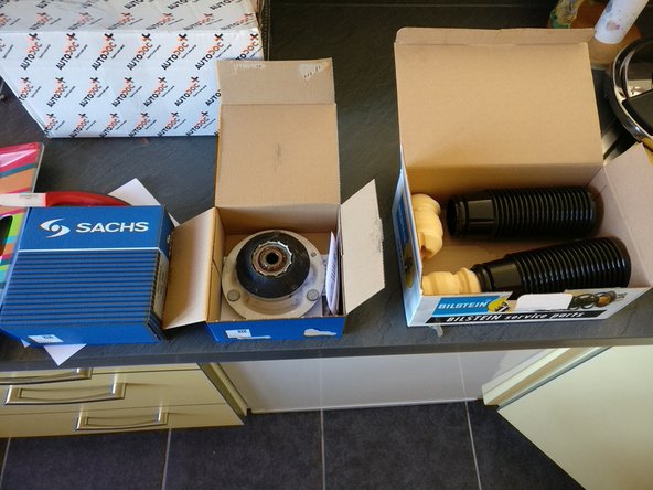 Vérifier que l'entraxe des 3 goujons est le même