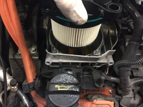 
Close the fuel filter block by clipping it all the way

