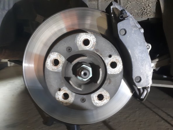 Revérifier bien votre montage afin d'être sur de n'avoir rien oublié car il s'agit d'une opération sur un point lié étroitement à la sécurité de votre véhicule.