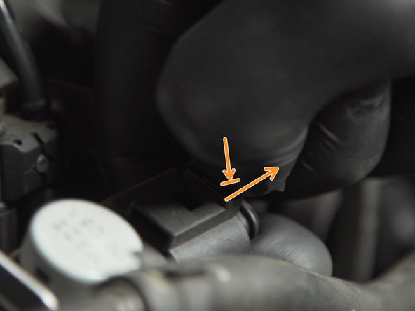 Débrancher-le en pinçant la languette et tirer dessus