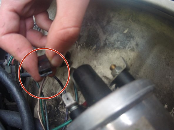 Débrancher les connectiques.