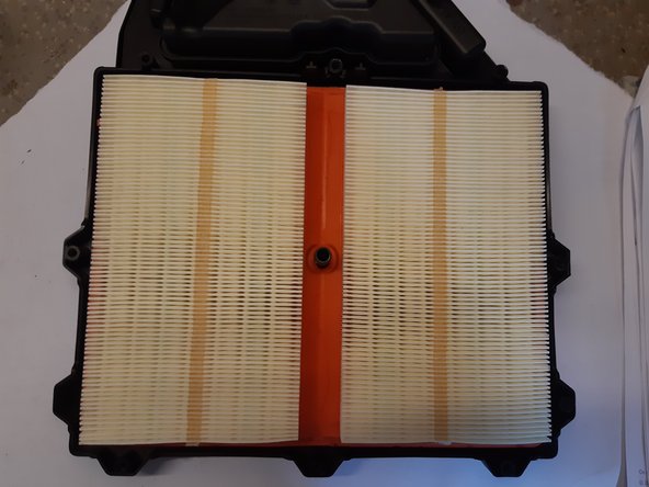 Nettoyer les 2 gaines des corps gras à l'aide d'un chiffon