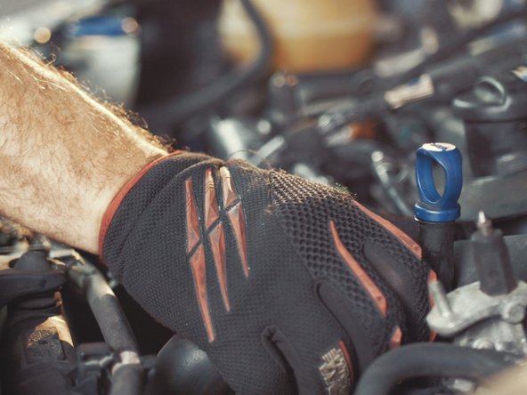 Astuce : Ouvrir le bocal puis pincer une durite d'eau pour évacué au maximum le liquide restent dans le circuit