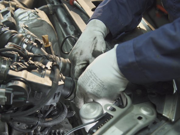 Replacer la seconde durite