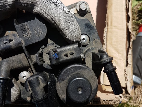 Le gazole s’échappe par le bas du bloc