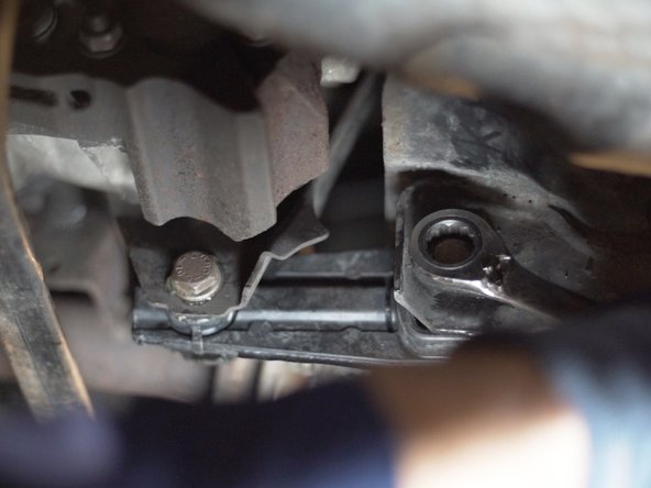 Resserrer la seconde vis