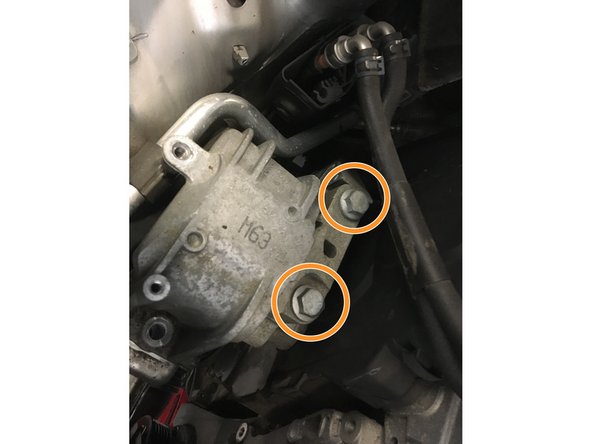 Deviser les deux vis de 18